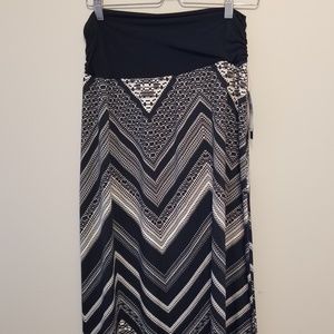 Black and white maxi skirt